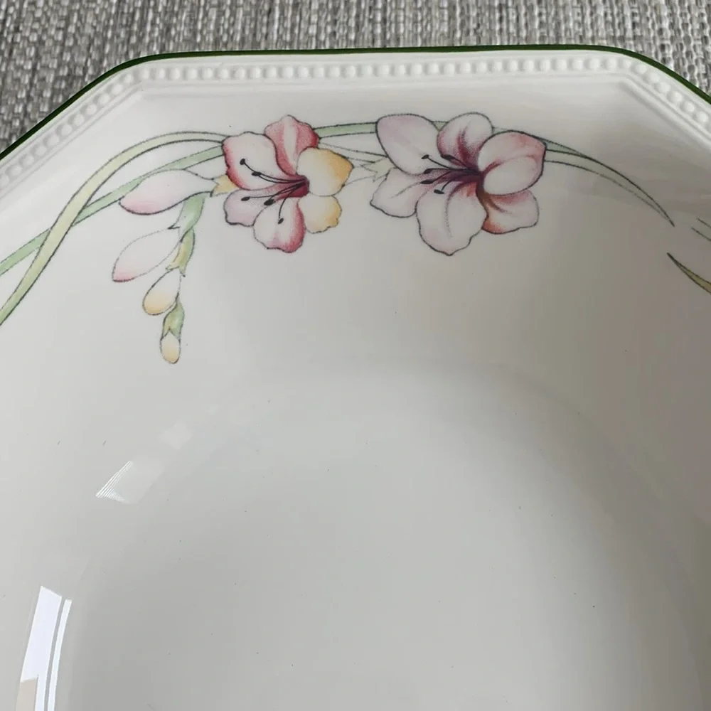 Johnson Brothers UK SANDRINGHAM Serving Bowl
